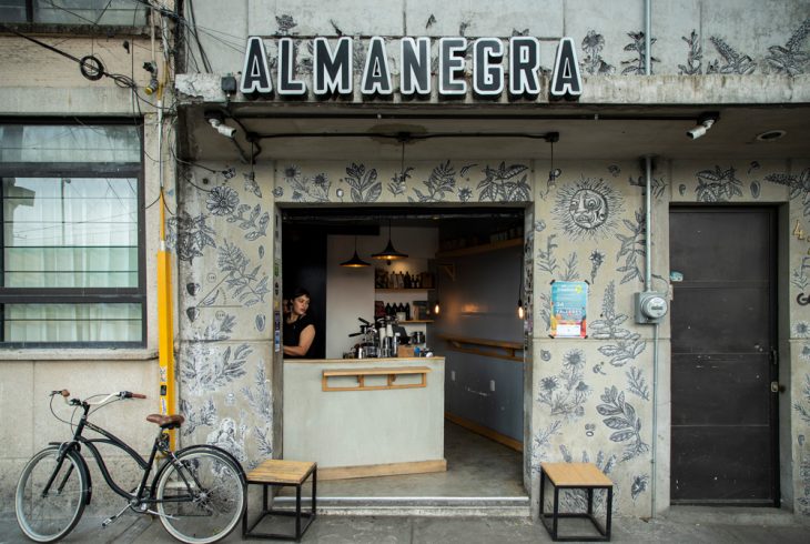 Almanegra Café